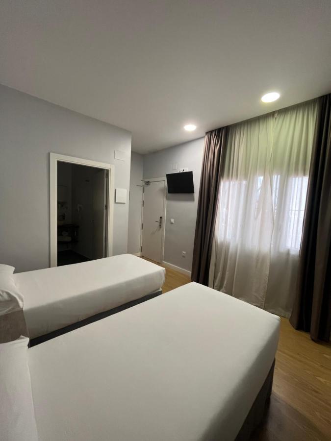 Hostal Atenas Seville Exterior photo