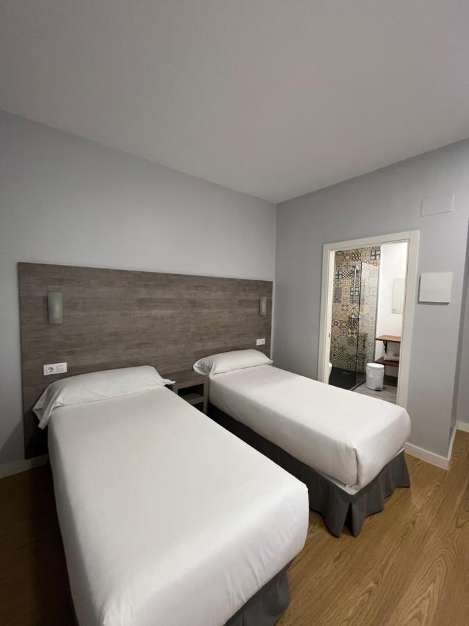 Hostal Atenas Seville Exterior photo